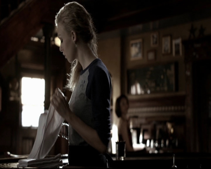 VampireDiariesWorld-dot-org_5x19ManOnFire0365.jpg