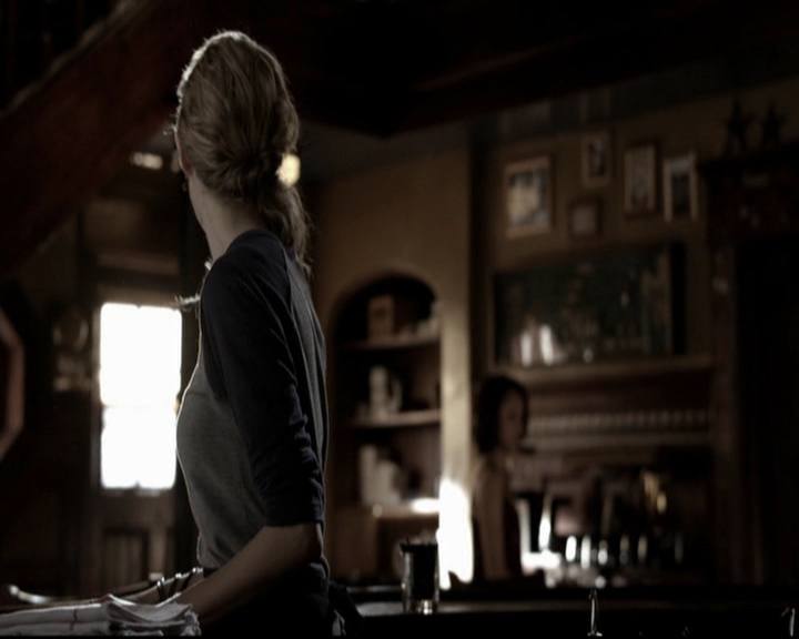 VampireDiariesWorld-dot-org_5x19ManOnFire0368.jpg