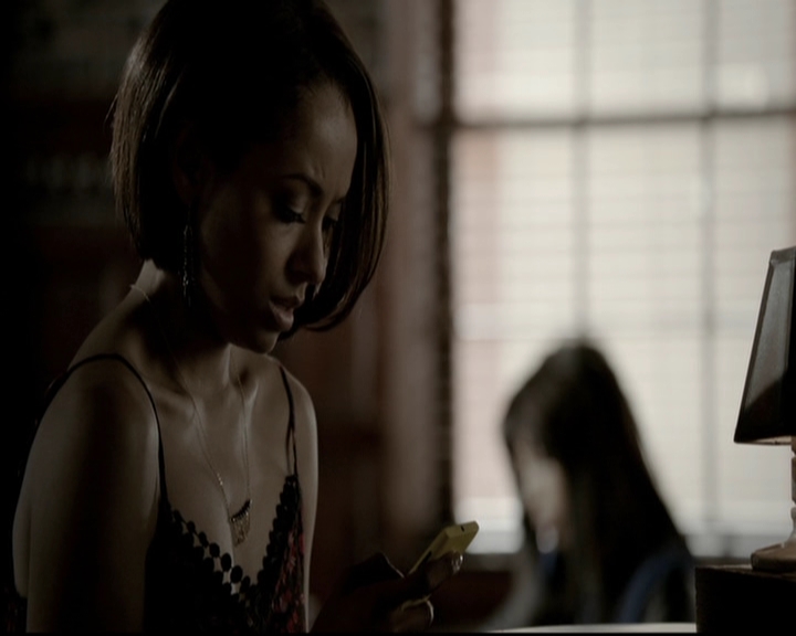 VampireDiariesWorld-dot-org_5x19ManOnFire0638.jpg