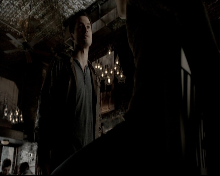 VampireDiariesWorld-dot-org_5x19ManOnFire0643.jpg