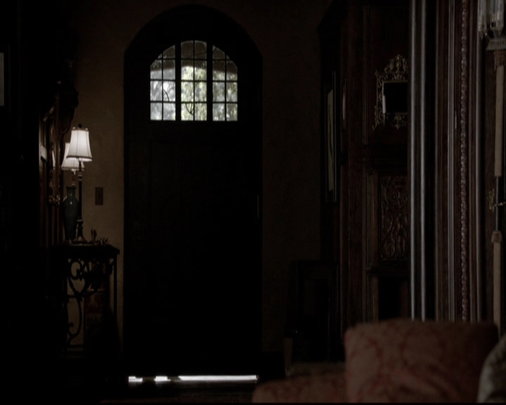 VampireDiariesWorld-dot-org_5x19ManOnFire0654.jpg