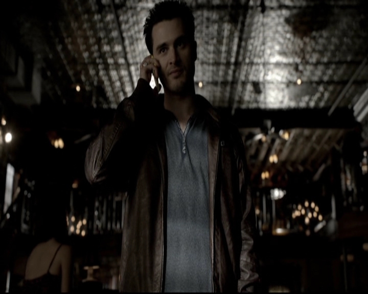 VampireDiariesWorld-dot-org_5x19ManOnFire0659.jpg