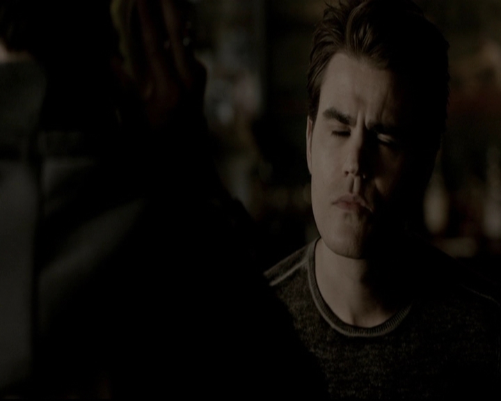 VampireDiariesWorld-dot-org_5x19ManOnFire0706.jpg