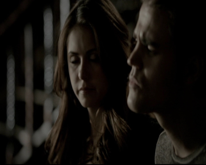 VampireDiariesWorld-dot-org_5x19ManOnFire0729.jpg