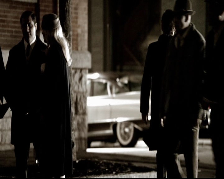 VampireDiariesWorld-dot-org_5x19ManOnFire0752.jpg