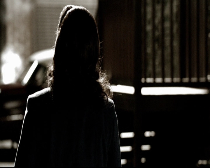 VampireDiariesWorld-dot-org_5x19ManOnFire0762.jpg