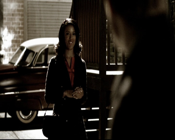 VampireDiariesWorld-dot-org_5x19ManOnFire0782.jpg