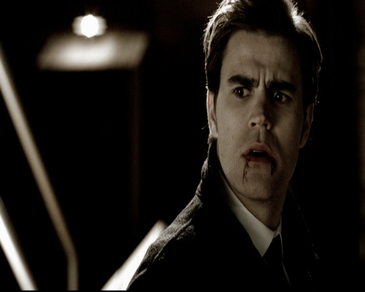 VampireDiariesWorld-dot-org_5x19ManOnFire0783.jpg