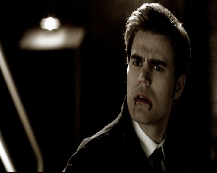 VampireDiariesWorld-dot-org_5x19ManOnFire0788.jpg