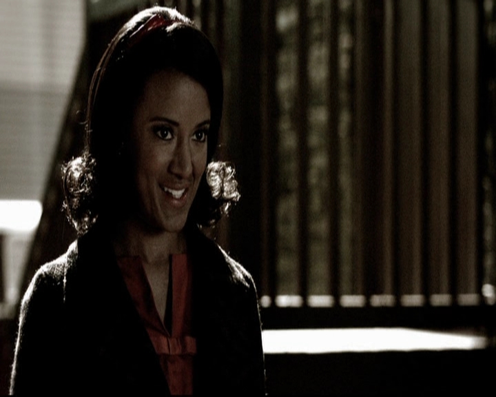 VampireDiariesWorld-dot-org_5x19ManOnFire0793.jpg