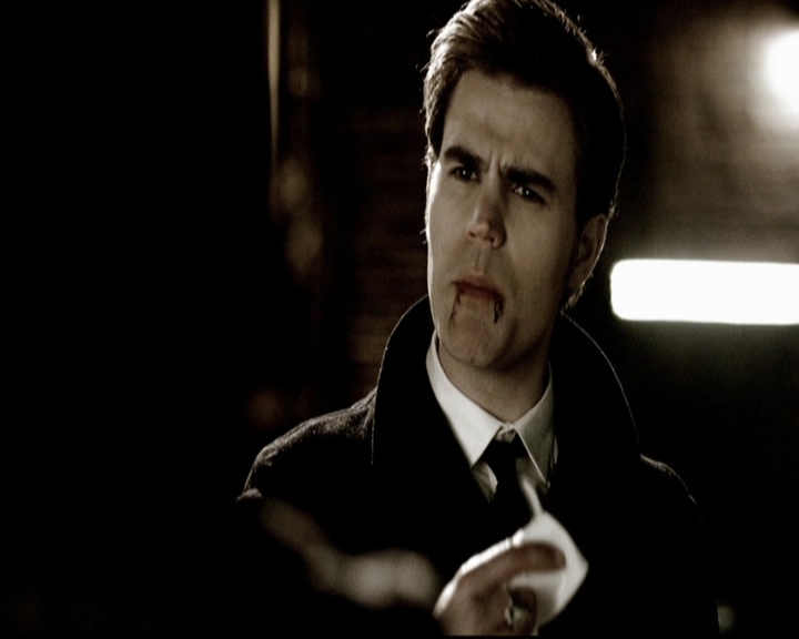 VampireDiariesWorld-dot-org_5x19ManOnFire0809.jpg