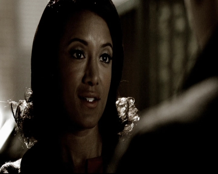 VampireDiariesWorld-dot-org_5x19ManOnFire0834.jpg