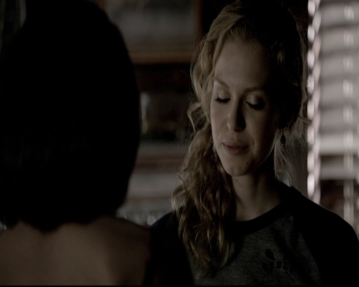 VampireDiariesWorld-dot-org_5x19ManOnFire0897.jpg