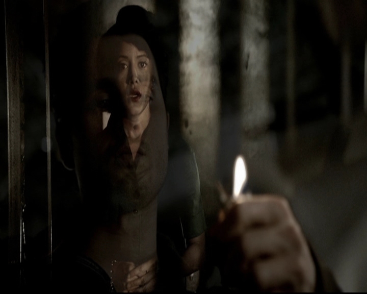 VampireDiariesWorld-dot-org_5x19ManOnFire0966.jpg