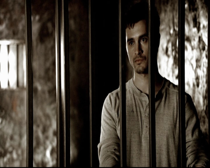 VampireDiariesWorld-dot-org_5x19ManOnFire0969.jpg