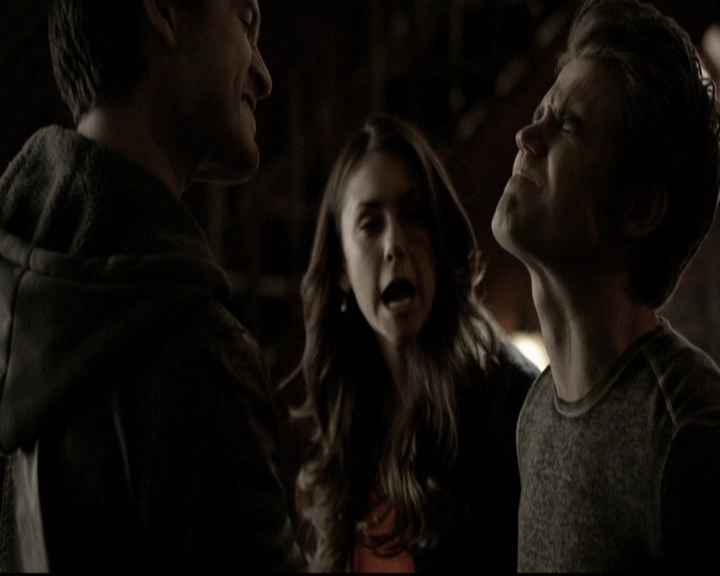 VampireDiariesWorld-dot-org_5x19ManOnFire1055.jpg