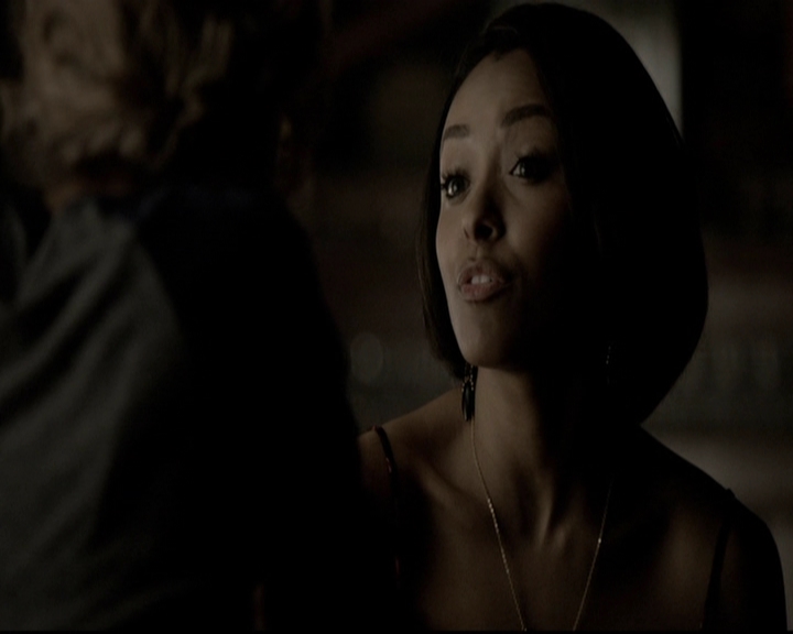 VampireDiariesWorld-dot-org_5x19ManOnFire1072.jpg