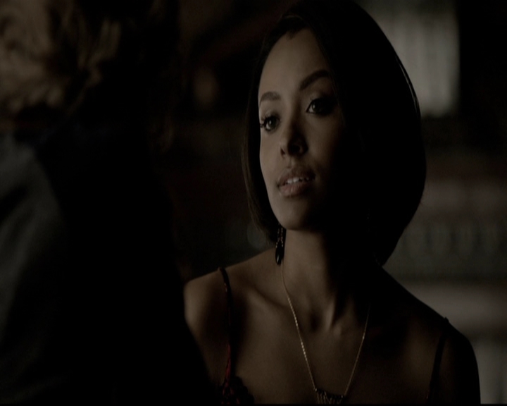 VampireDiariesWorld-dot-org_5x19ManOnFire1075.jpg