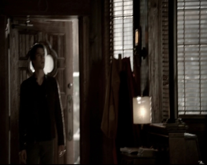 VampireDiariesWorld-dot-org_5x19ManOnFire1109.jpg