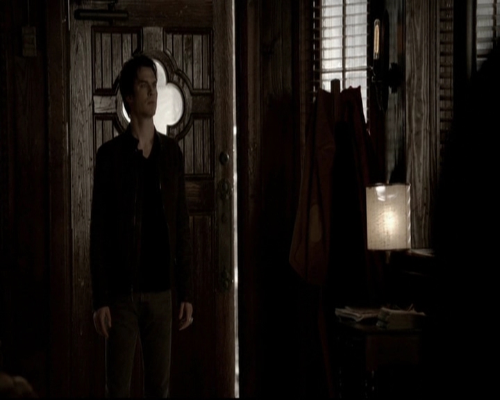 VampireDiariesWorld-dot-org_5x19ManOnFire1110.jpg