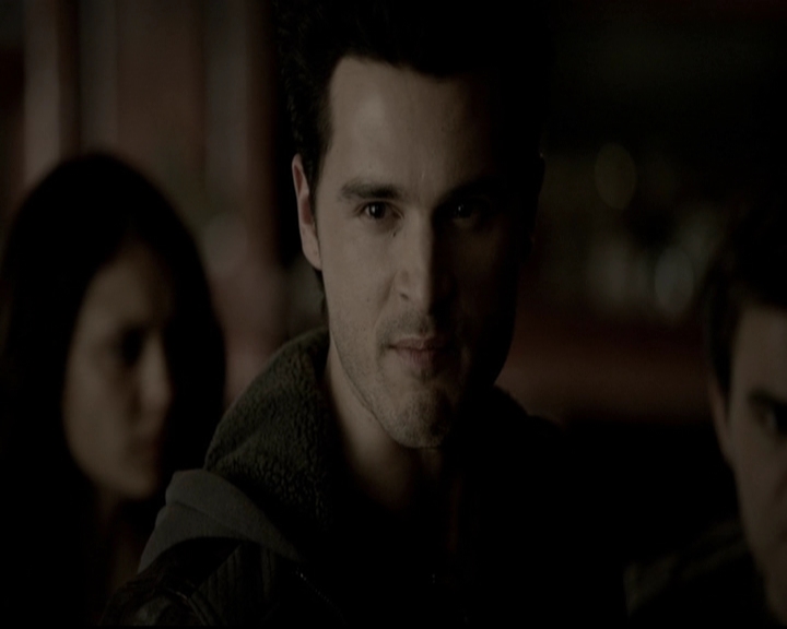 VampireDiariesWorld-dot-org_5x19ManOnFire1119.jpg