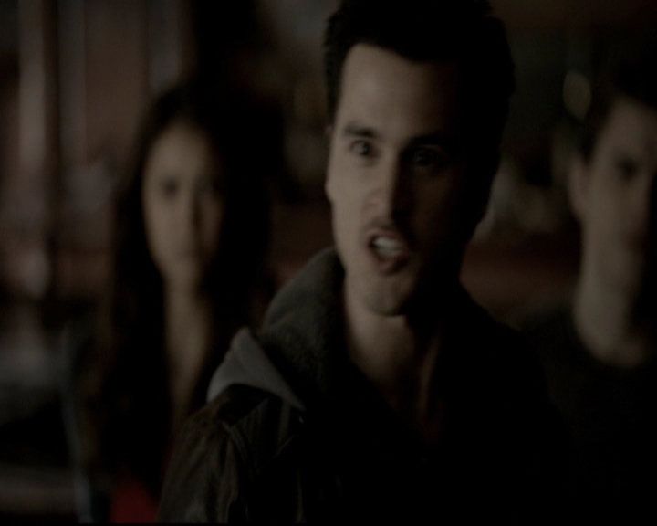 VampireDiariesWorld-dot-org_5x19ManOnFire1127.jpg