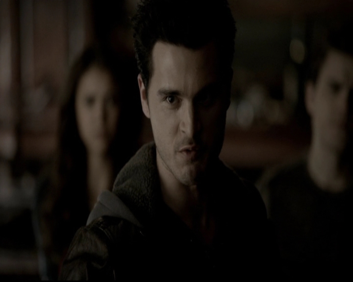 VampireDiariesWorld-dot-org_5x19ManOnFire1128.jpg