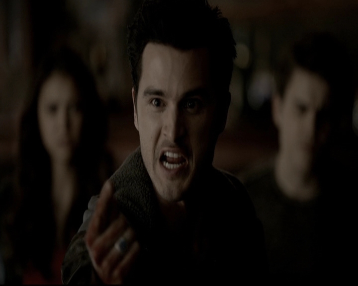 VampireDiariesWorld-dot-org_5x19ManOnFire1131.jpg