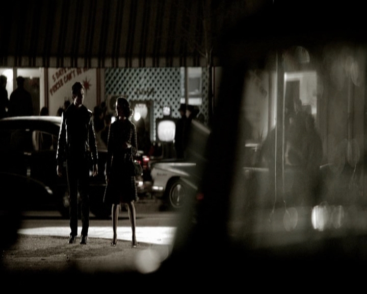 VampireDiariesWorld-dot-org_5x19ManOnFire1190.jpg