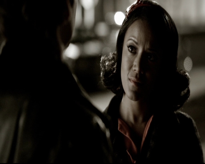 VampireDiariesWorld-dot-org_5x19ManOnFire1204.jpg