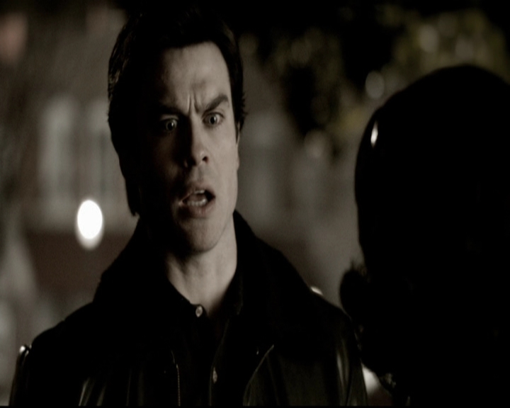 VampireDiariesWorld-dot-org_5x19ManOnFire1207.jpg