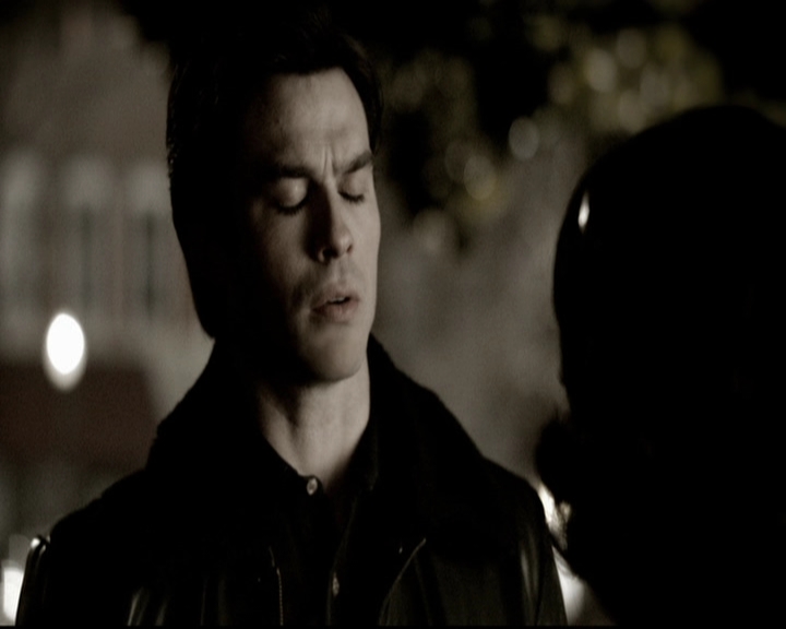 VampireDiariesWorld-dot-org_5x19ManOnFire1209.jpg