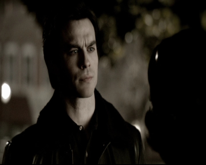 VampireDiariesWorld-dot-org_5x19ManOnFire1210.jpg