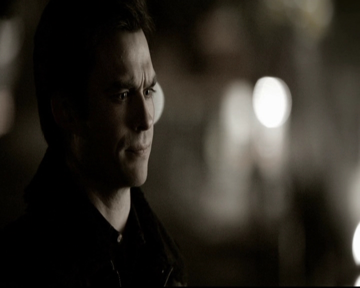 VampireDiariesWorld-dot-org_5x19ManOnFire1216.jpg