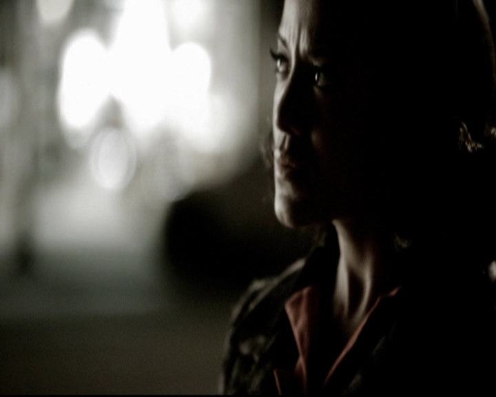 VampireDiariesWorld-dot-org_5x19ManOnFire1220.jpg