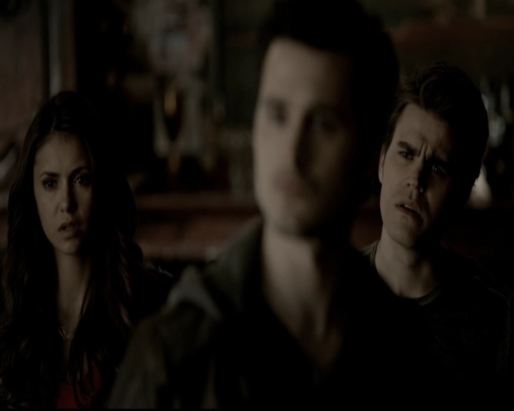 VampireDiariesWorld-dot-org_5x19ManOnFire1274.jpg