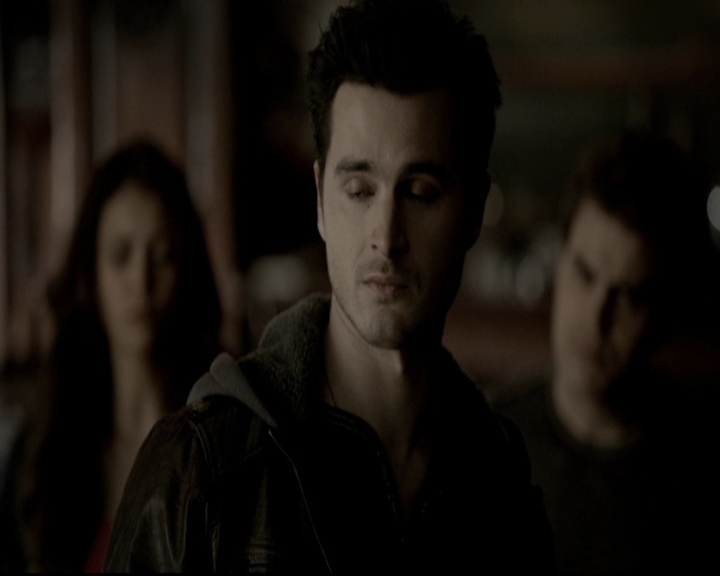 VampireDiariesWorld-dot-org_5x19ManOnFire1287.jpg