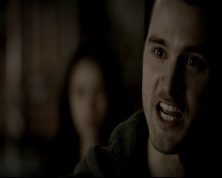 VampireDiariesWorld-dot-org_5x19ManOnFire1307.jpg