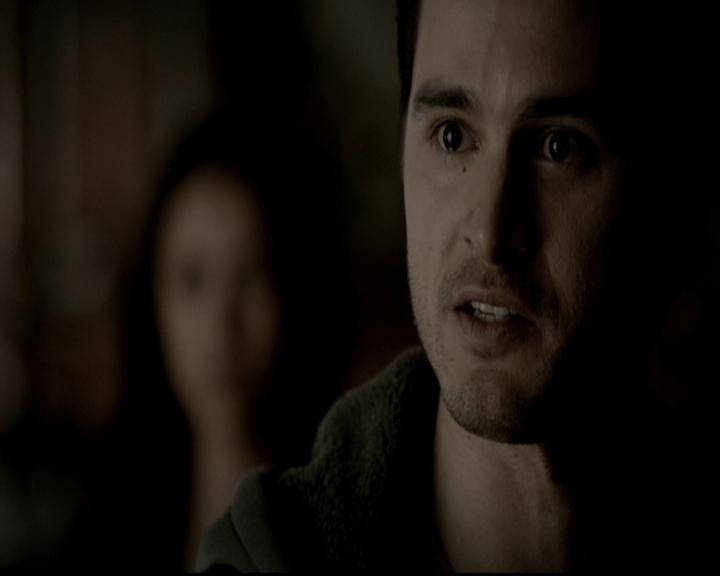 VampireDiariesWorld-dot-org_5x19ManOnFire1309.jpg