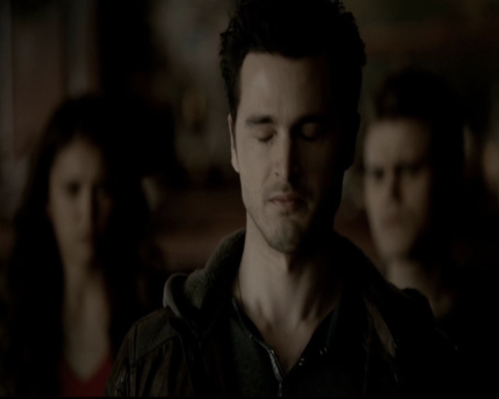 VampireDiariesWorld-dot-org_5x19ManOnFire1320.jpg