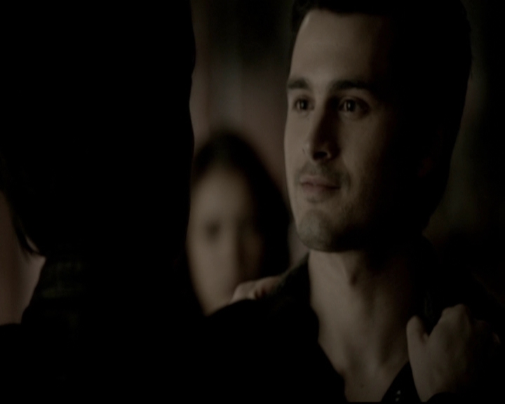 VampireDiariesWorld-dot-org_5x19ManOnFire1343.jpg