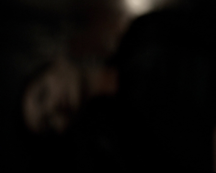 VampireDiariesWorld-dot-org_5x19ManOnFire1353.jpg