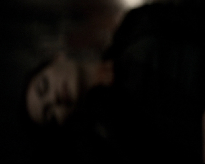 VampireDiariesWorld-dot-org_5x19ManOnFire1354.jpg