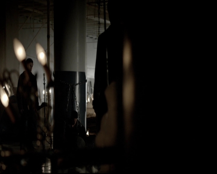 VampireDiariesWorld-dot-org_5x19ManOnFire1357.jpg