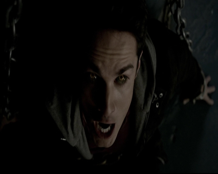 VampireDiariesWorld-dot-org_5x19ManOnFire1359.jpg