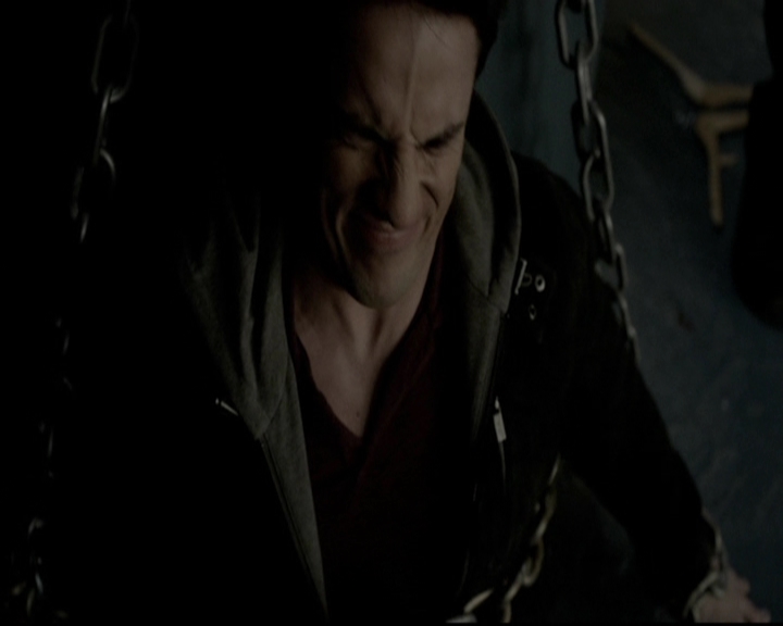 VampireDiariesWorld-dot-org_5x19ManOnFire1362.jpg