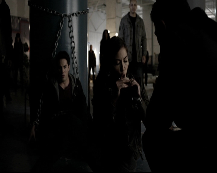 VampireDiariesWorld-dot-org_5x19ManOnFire1376.jpg