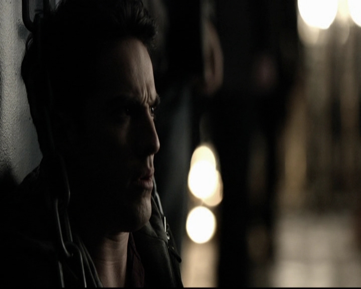 VampireDiariesWorld-dot-org_5x19ManOnFire1378.jpg