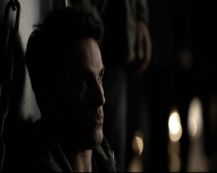 VampireDiariesWorld-dot-org_5x19ManOnFire1390.jpg