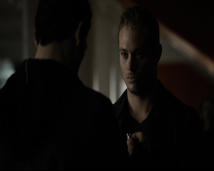 VampireDiariesWorld-dot-org_5x19ManOnFire1395.jpg